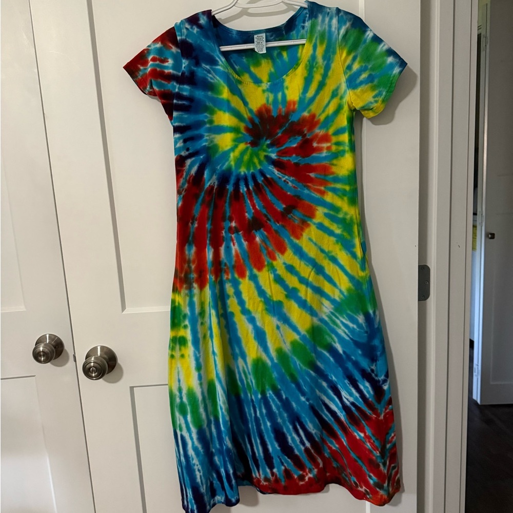 Colorful Spiral Tie-Dye Midi Dress